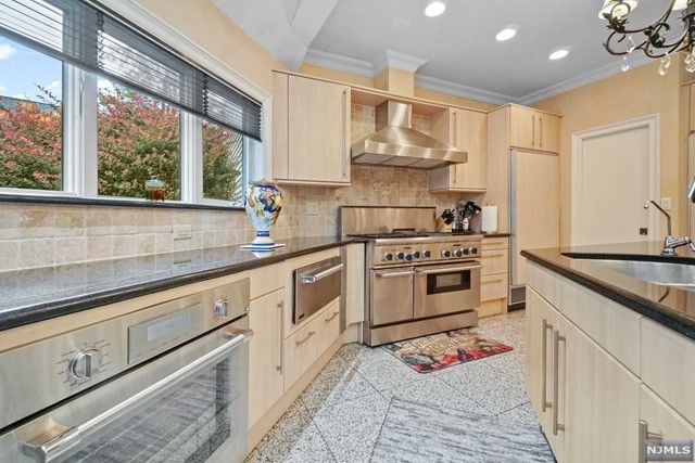 163 Dewolf Road, Old Tappan, NJ 07675