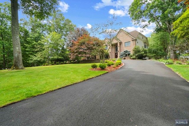 163 Dewolf Road, Old Tappan, NJ 07675