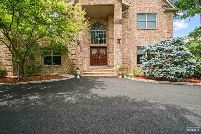 163 Dewolf Road, Old Tappan, NJ 07675