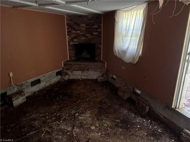 3260 Robinhood Road, Winston-salem, NC 27106