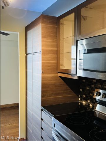 11850 Edgewater Drive 701, Lakewood, OH 44107