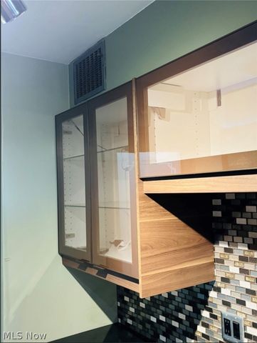 11850 Edgewater Drive 701, Lakewood, OH 44107