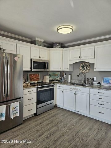 134 Janell Lane S, Emerald Isle, NC 28594