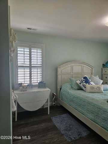 134 Janell Lane S, Emerald Isle, NC 28594