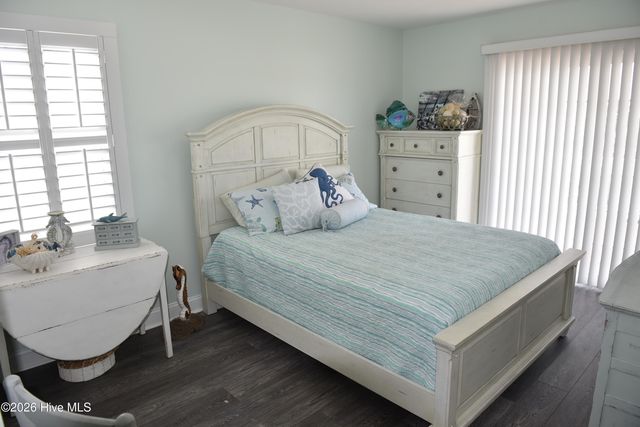 134 Janell Lane S, Emerald Isle, NC 28594