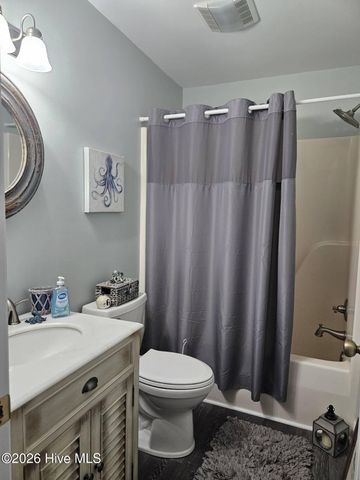 134 Janell Lane S, Emerald Isle, NC 28594