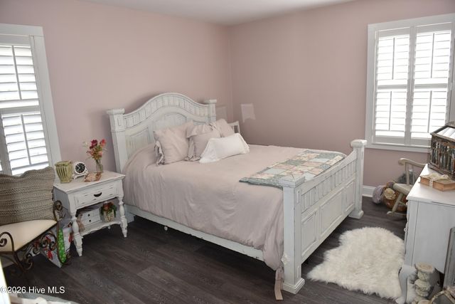 134 Janell Lane S, Emerald Isle, NC 28594