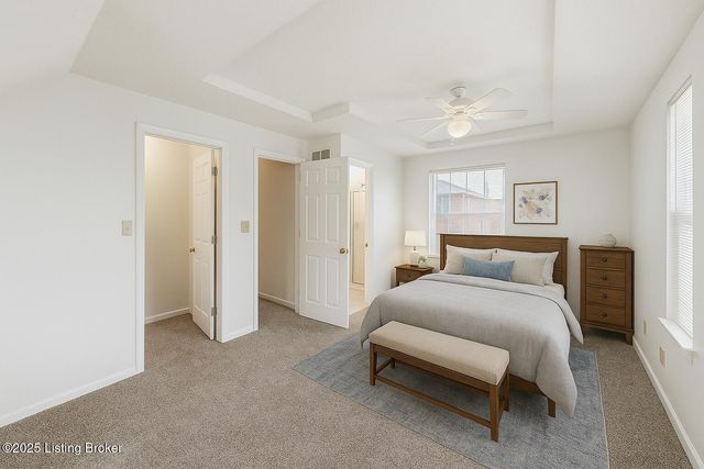 7900 Ridgehurst Pl, Louisville, KY 40299