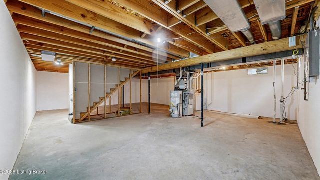 7900 Ridgehurst Pl, Louisville, KY 40299