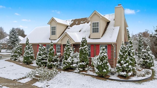 7900 Ridgehurst Pl, Louisville, KY 40299