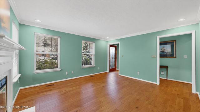 7900 Ridgehurst Pl, Louisville, KY 40299