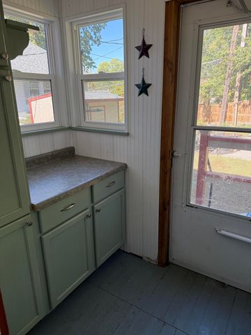 130 5TH AVENUE Avenue, Council Bluffs, IA 51503