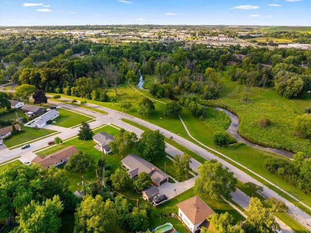 N83W14201 Menomonee AVENUE, Menomonee Falls, WI 53051