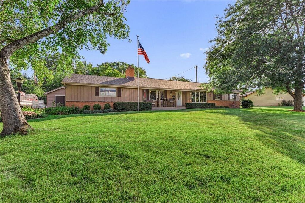 N83W14201 Menomonee AVENUE, Menomonee Falls, WI 53051