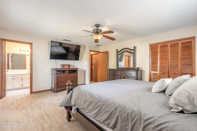 100 Kings Point Court, Daytona Beach, FL 32119