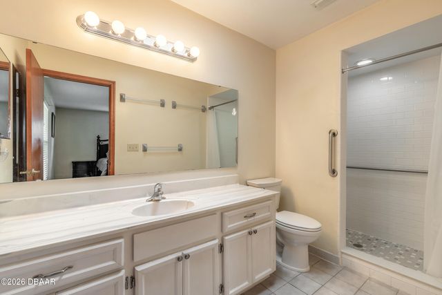 100 Kings Point Court, Daytona Beach, FL 32119