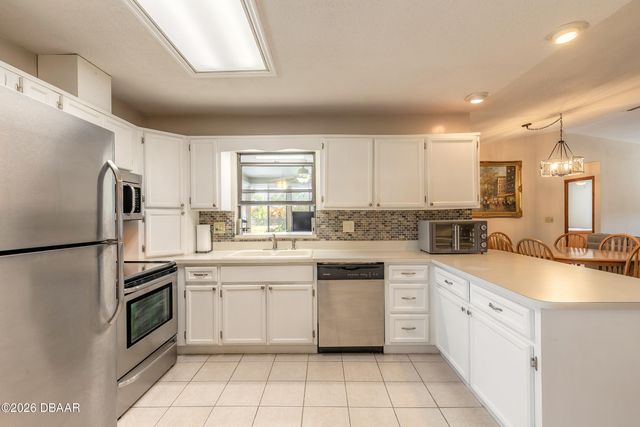 100 Kings Point Court, Daytona Beach, FL 32119