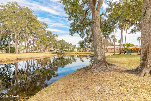 100 Kings Point Court, Daytona Beach, FL 32119