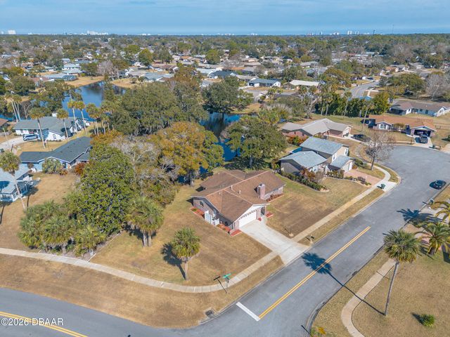 100 Kings Point Court, Daytona Beach, FL 32119