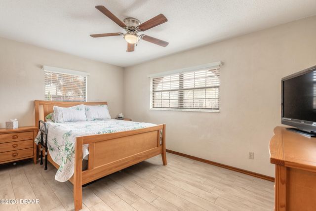 100 Kings Point Court, Daytona Beach, FL 32119