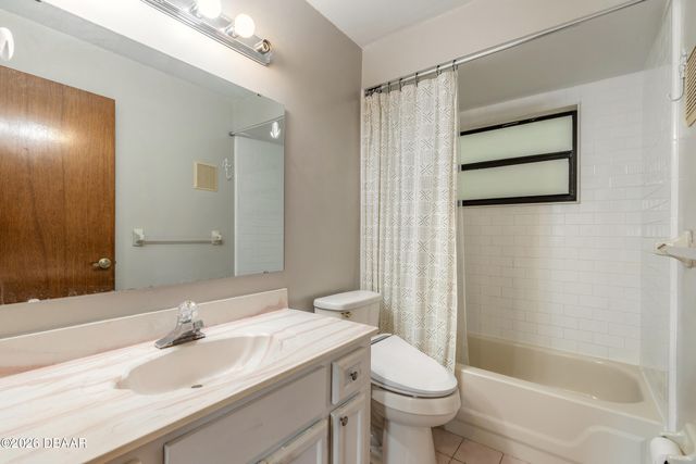 100 Kings Point Court, Daytona Beach, FL 32119