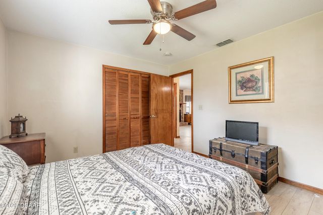 100 Kings Point Court, Daytona Beach, FL 32119