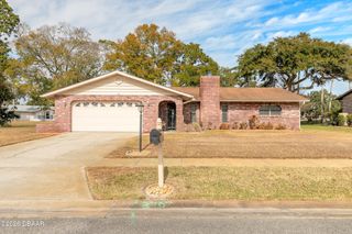 100 Kings Point Court, Daytona Beach, FL 32119