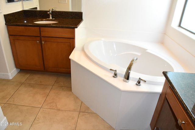 9539 W HARMONY Lane, Peoria, AZ 85382