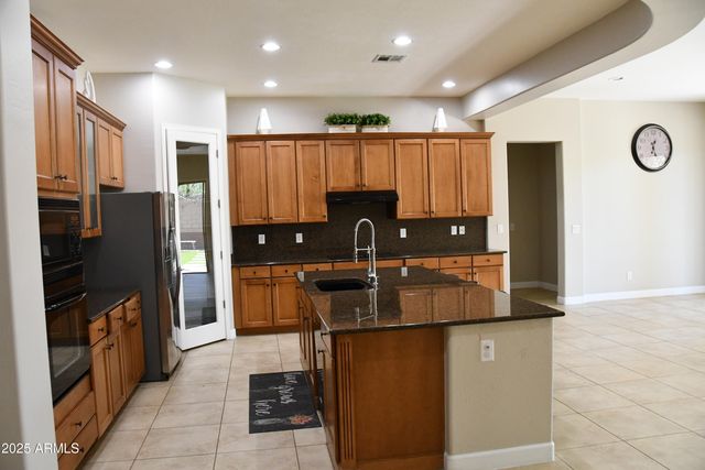 9539 W HARMONY Lane, Peoria, AZ 85382