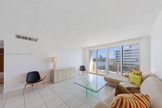 10350 W Bay Harbor Dr 5E, Bay Harbor Islands, FL 33154