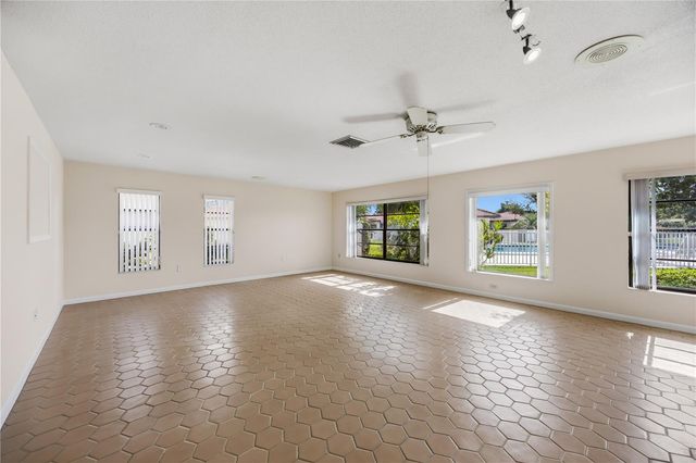 849 SENDA PLATA 15, Venice, FL 34293
