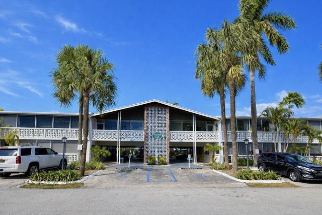 2161 NE 42nd Court 215, Lighthouse Point, FL 33064