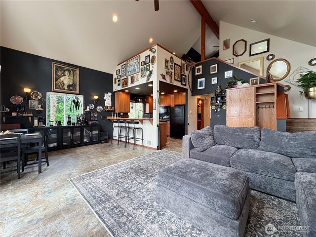 97 B Port Gardner Drive, Hat Island, WA 98206