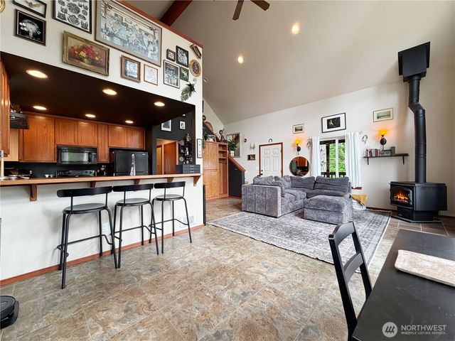 97 B Port Gardner Drive, Hat Island, WA 98206