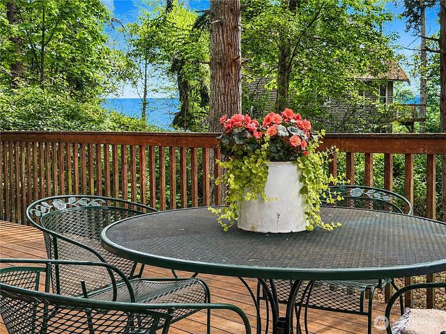 97 B Port Gardner Drive, Hat Island, WA 98206