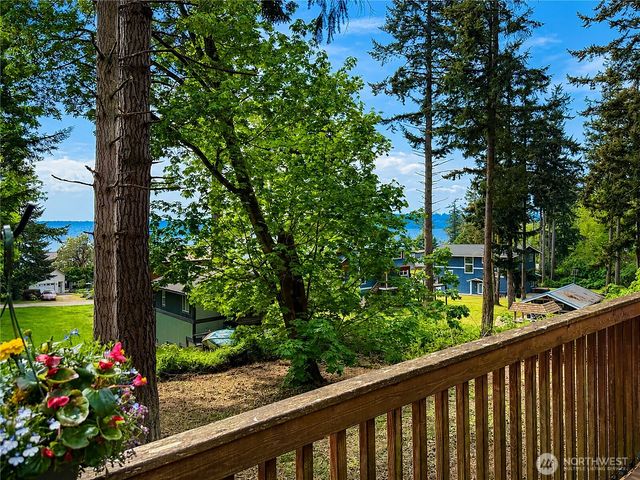 97 B Port Gardner Drive, Hat Island, WA 98206