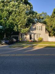 715 County Line Road, Amityville, NY 11701