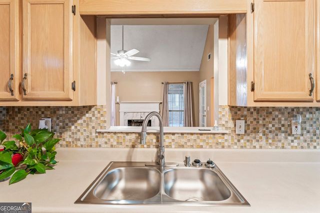 64 Dogwood Lakes Drive, Hampton, GA 30228