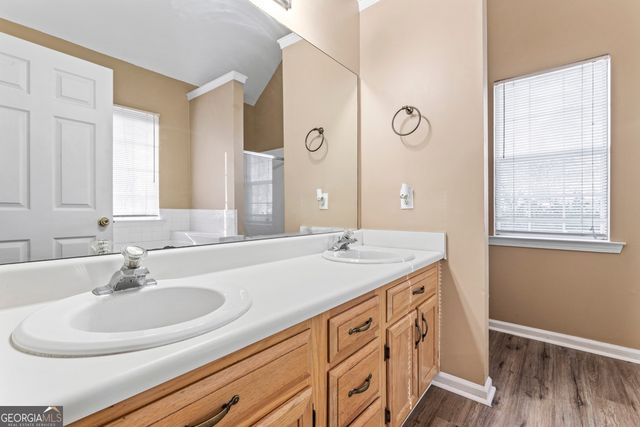 64 Dogwood Lakes Drive, Hampton, GA 30228