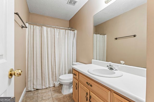 64 Dogwood Lakes Drive, Hampton, GA 30228