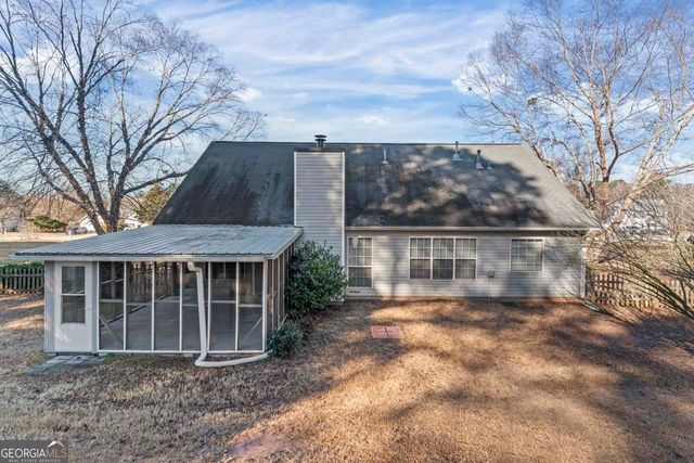 64 Dogwood Lakes Drive, Hampton, GA 30228