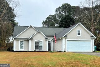 64 Dogwood Lakes Drive, Hampton, GA 30228