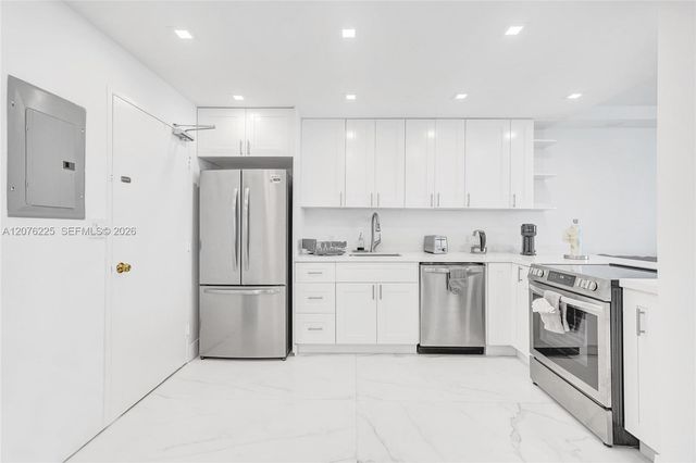 5555 Collins Avenue 9M, Miami Beach, FL 33140