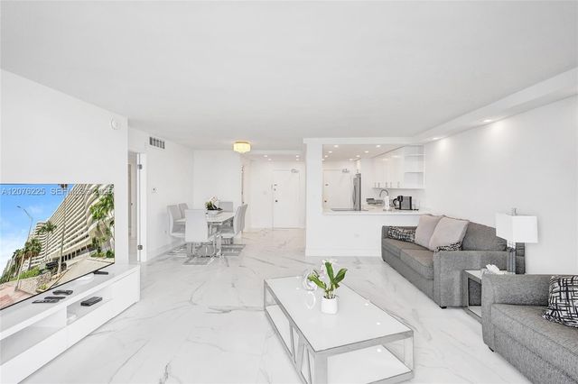 5555 Collins Avenue 9M, Miami Beach, FL 33140