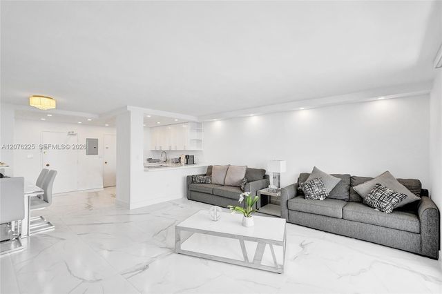 5555 Collins Avenue 9M, Miami Beach, FL 33140