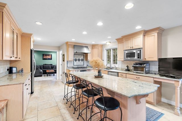 107 Billerica Road, Chelmsford, MA 01824