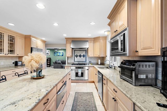 107 Billerica Road, Chelmsford, MA 01824