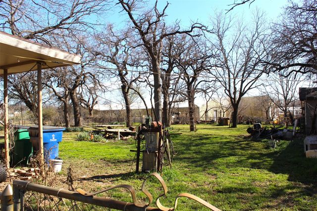 403 Mockingbird Lane, Chico, TX 76431