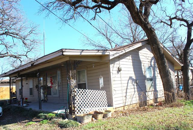 403 Mockingbird Lane, Chico, TX 76431