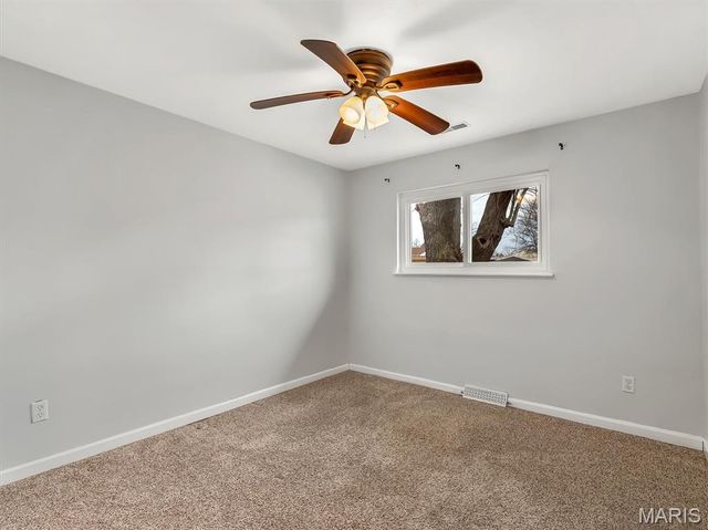 105 Lavernel Drive, Fenton, MO 63026